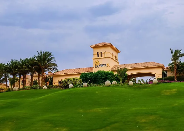 La Vista 5 Beachfront 265m Luxury Ain Suchna